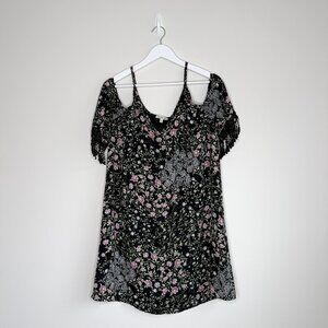 Charlotte Russe Cold Shoulder V Neck Shift Dress